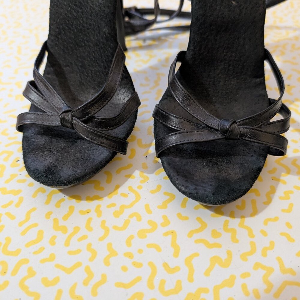 Vintage Frederick's of Hollywood Black Strappy Heels Size 6.5 - Picture 5 of 8